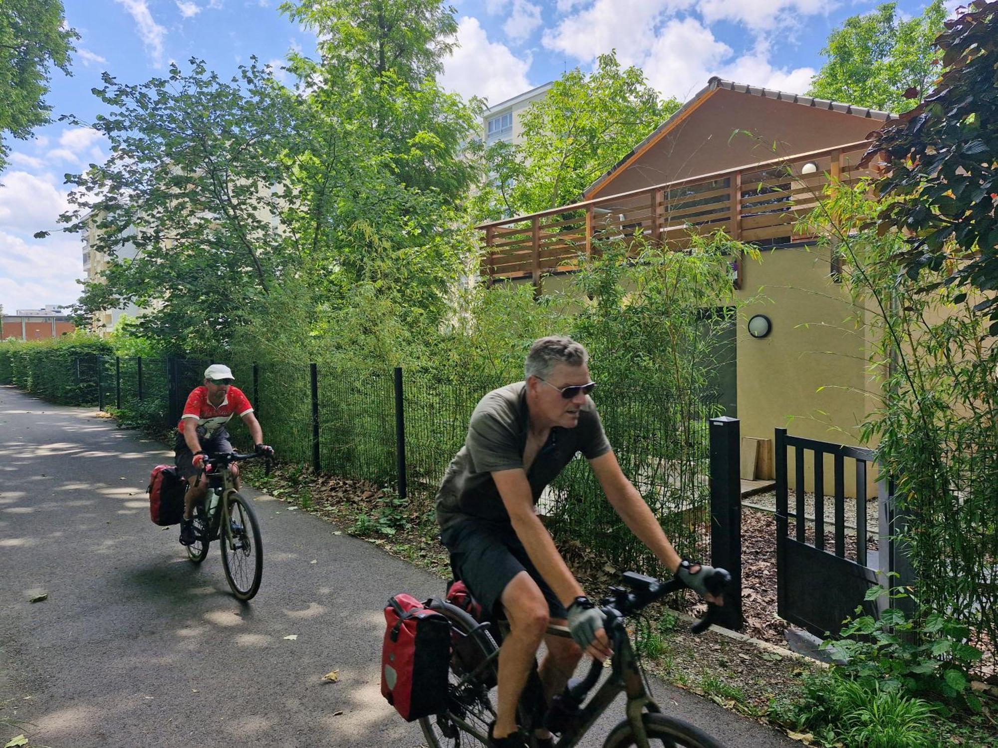 Gite-Appart Com' "Des Cimes Et Jardin" Illkirch-Graffenstaden Exterior foto